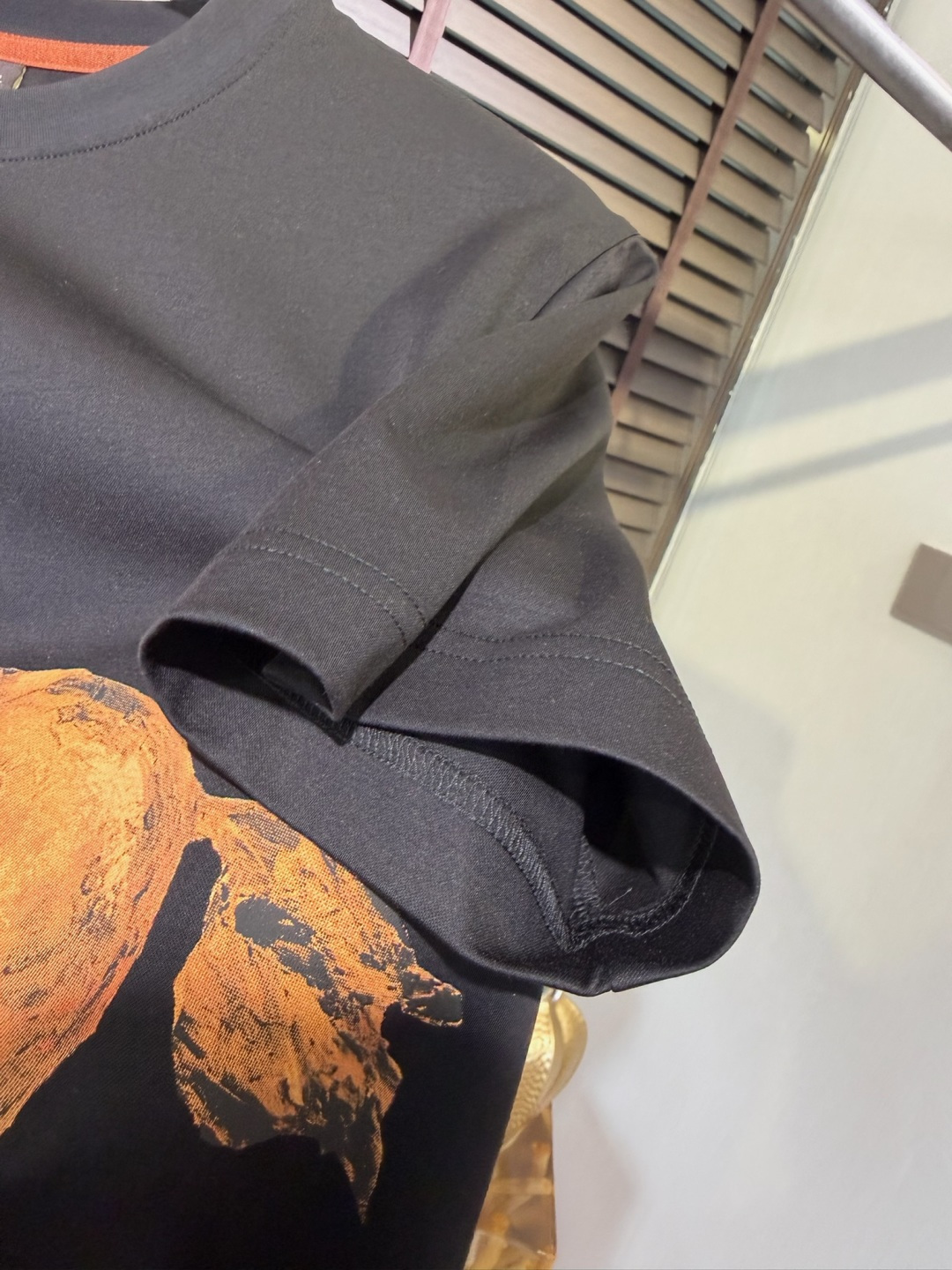 loro Pian&loro Piana&诺悠翩雅2026SS新款圆领T。柜子最新款。采用定制高支数莫代