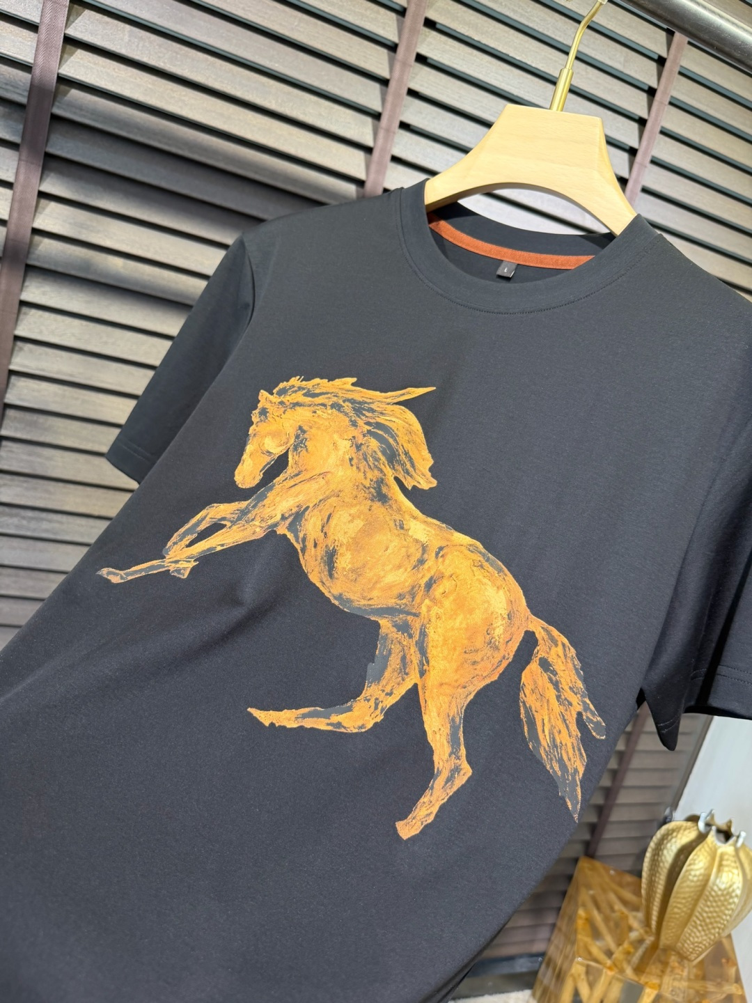 loro Pian&loro Piana&诺悠翩雅2026SS新款圆领T。柜子最新款。采用定制高支数莫代