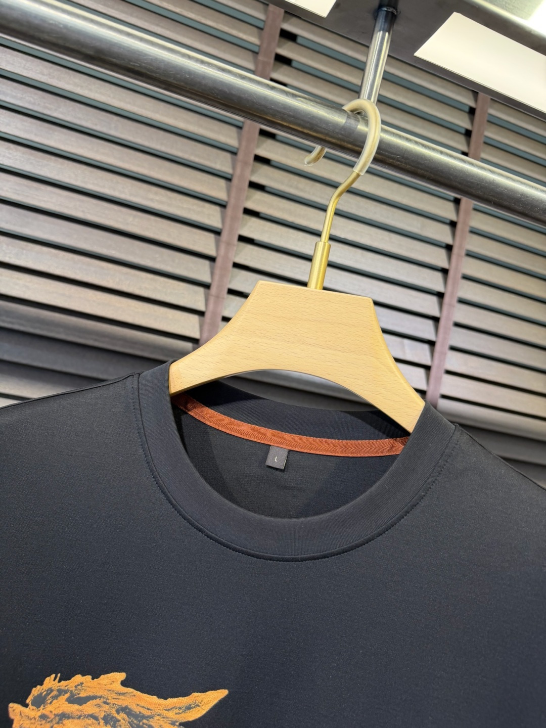 loro Pian&loro Piana&诺悠翩雅2026SS新款圆领T。柜子最新款。采用定制高支数莫代