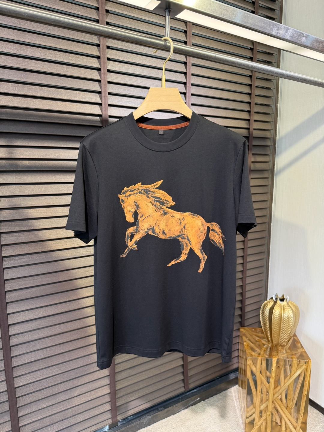 loro Pian&loro Piana&诺悠翩雅2026SS新款圆领T。柜子最新款。采用定制高支数莫代