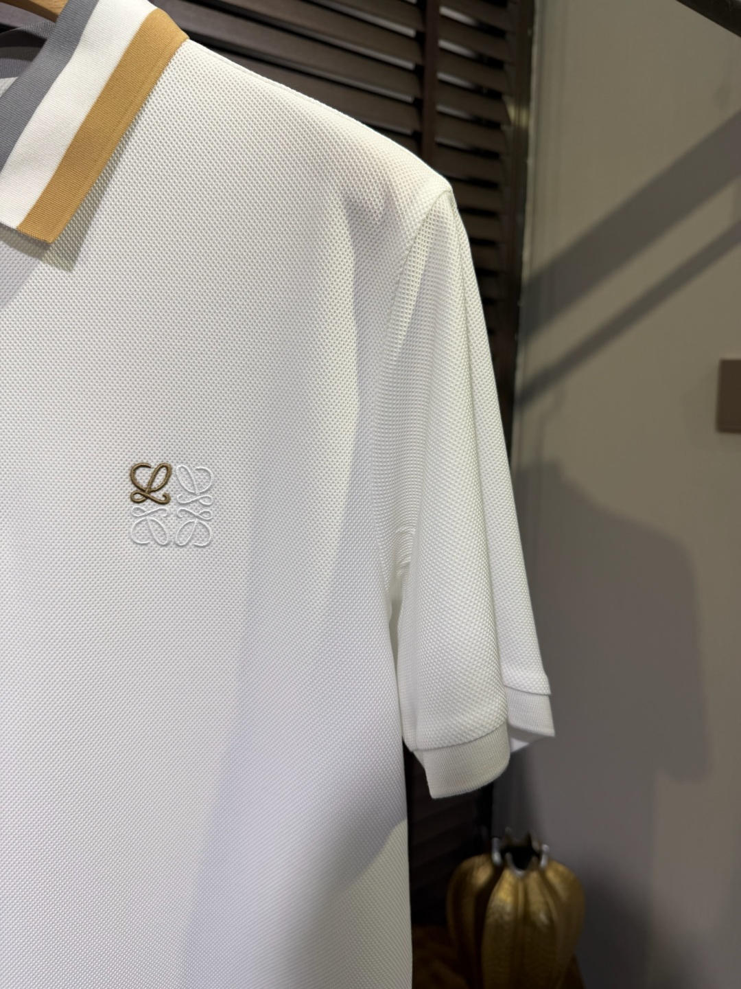 Leow&罗意🧣2026SS新款Polo衫。采用定制莫代尔➕棉➕环保聚酯纤维➕氨纶混纺面料，抗皱吸汗速干