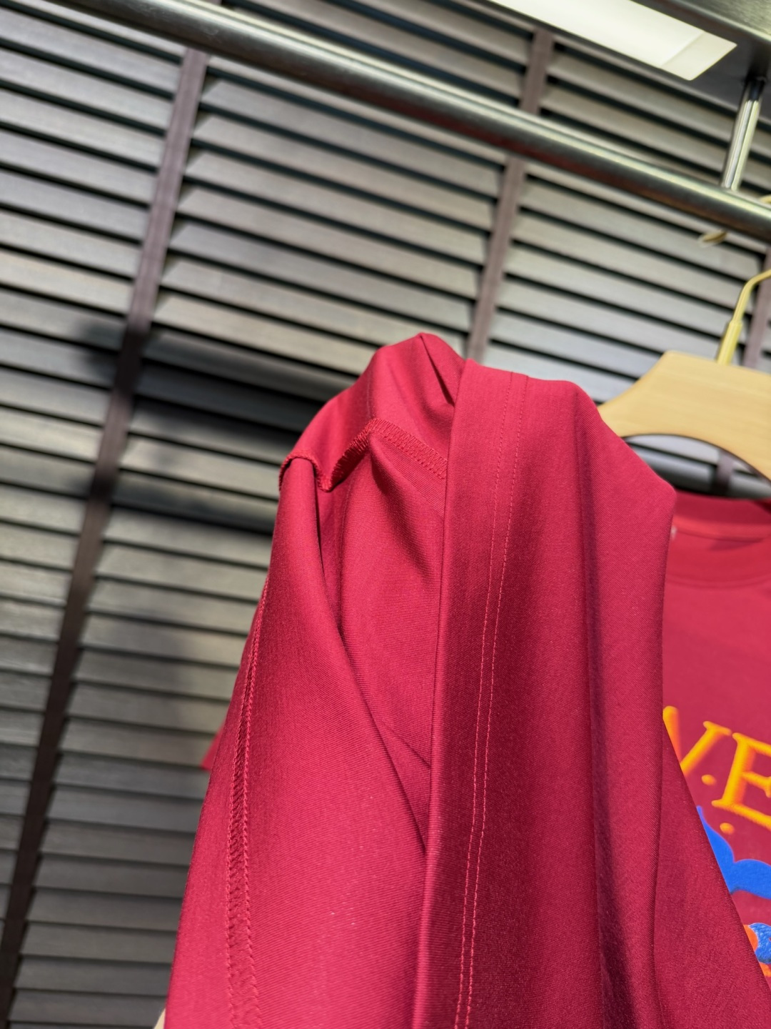 Leow&罗意🧣2026SS新款圆领T。柜子最新款。，胸前经典图案。采用定制高支数莫代尔➕棉➕氨纶混纺面