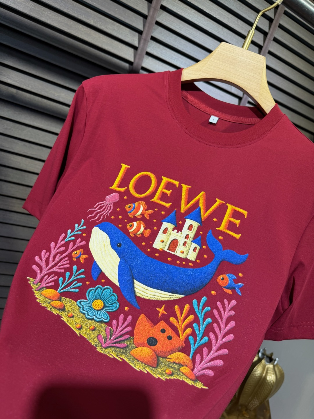 Leow&罗意🧣2026SS新款圆领T。柜子最新款。，胸前经典图案。采用定制高支数莫代尔➕棉➕氨纶混纺面