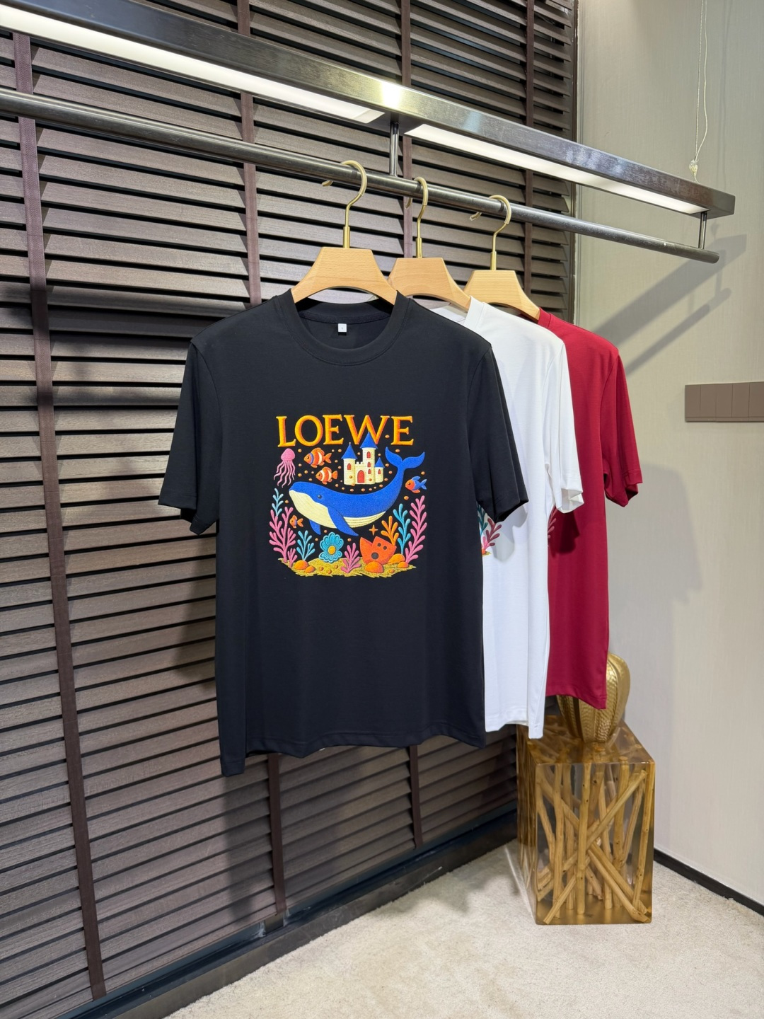 Leow&罗意🧣2026SS新款圆领T。柜子最新款。，胸前经典图案。采用定制高支数莫代尔➕棉➕氨纶混纺面