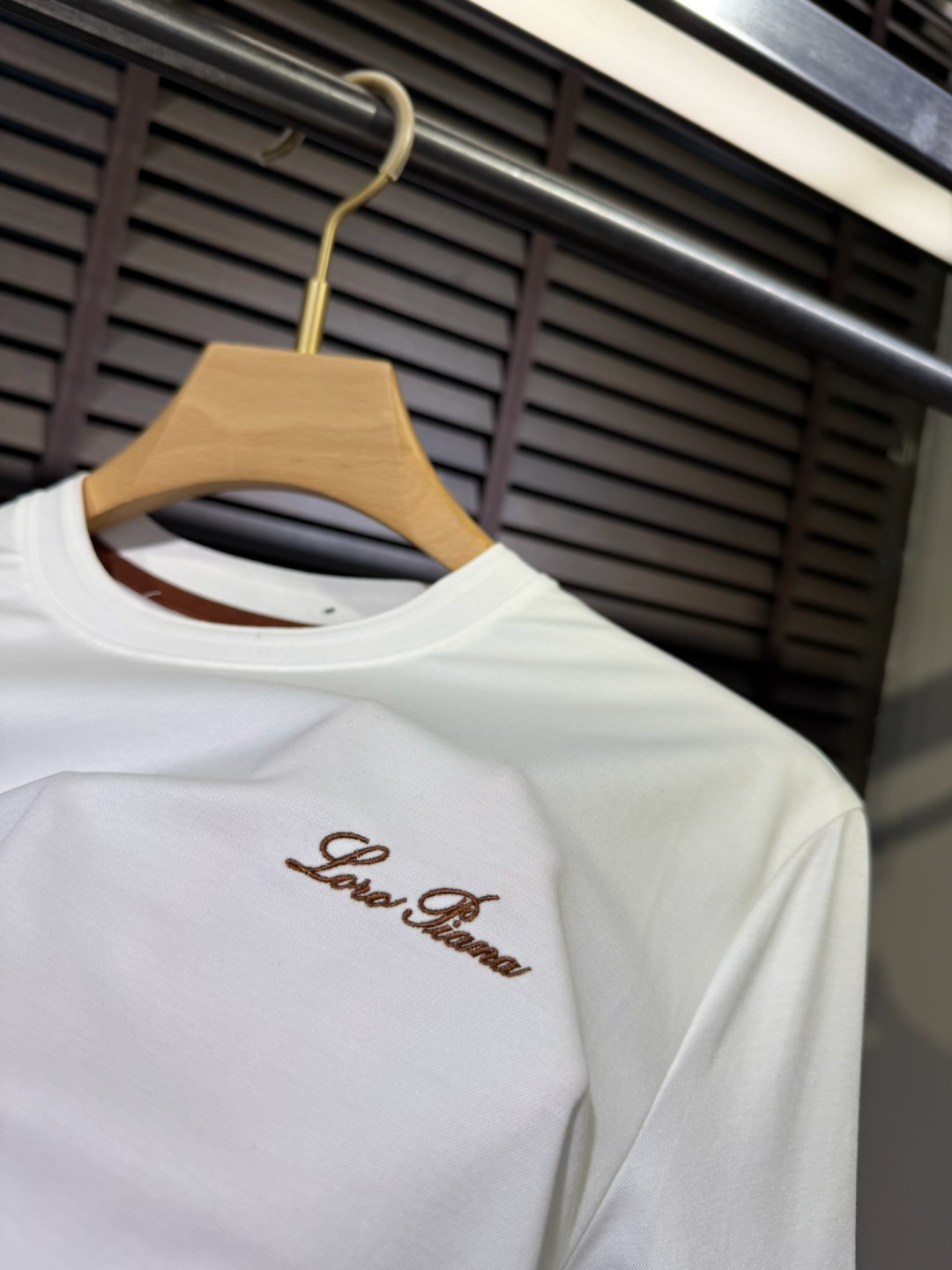 loro Pian&loro Piana&诺悠翩雅2026ss新款圆领T。外穿打底皆可。采用定制45%P