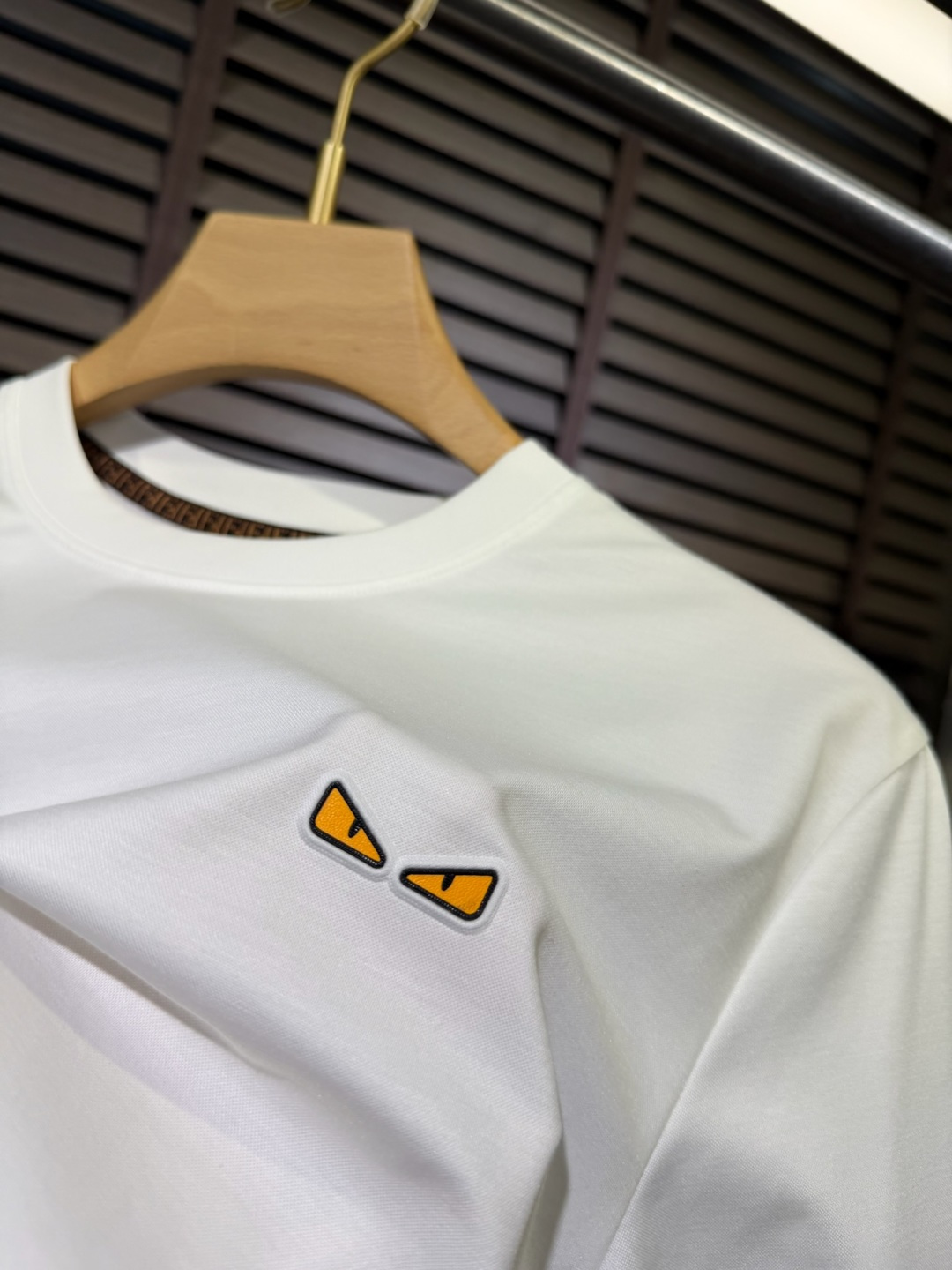 Fend&芬👀2026SS新款圆领T。柜子最新款。，胸前经典图案。采用定制高支数莫代尔➕棉➕氨纶混纺面料