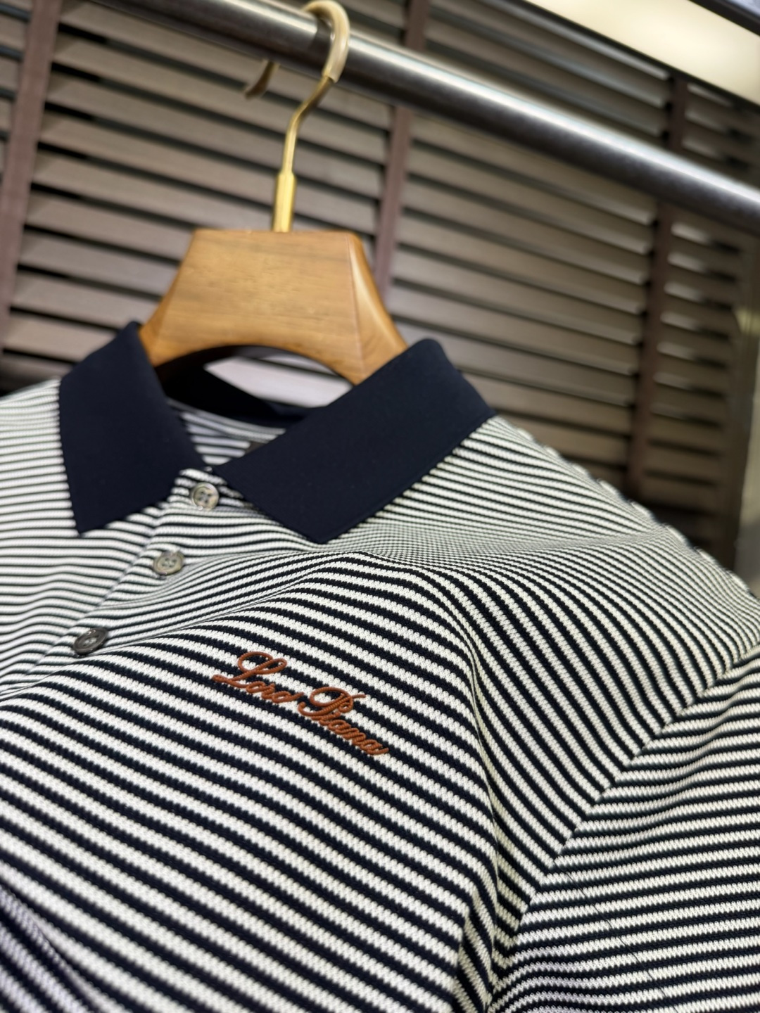 loro Pian&loro Piana&诺悠翩雅2026SS新款翻领Polo衫。采用定制精苏棉➕环保聚