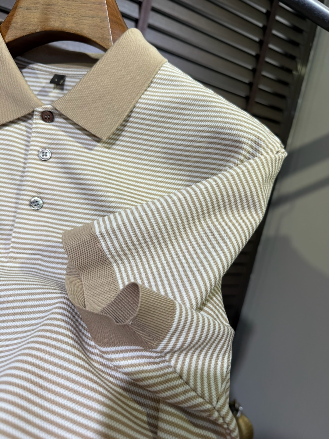 loro Pian&loro Piana&诺悠翩雅2026SS新款翻领Polo衫。采用定制精苏棉➕环保聚