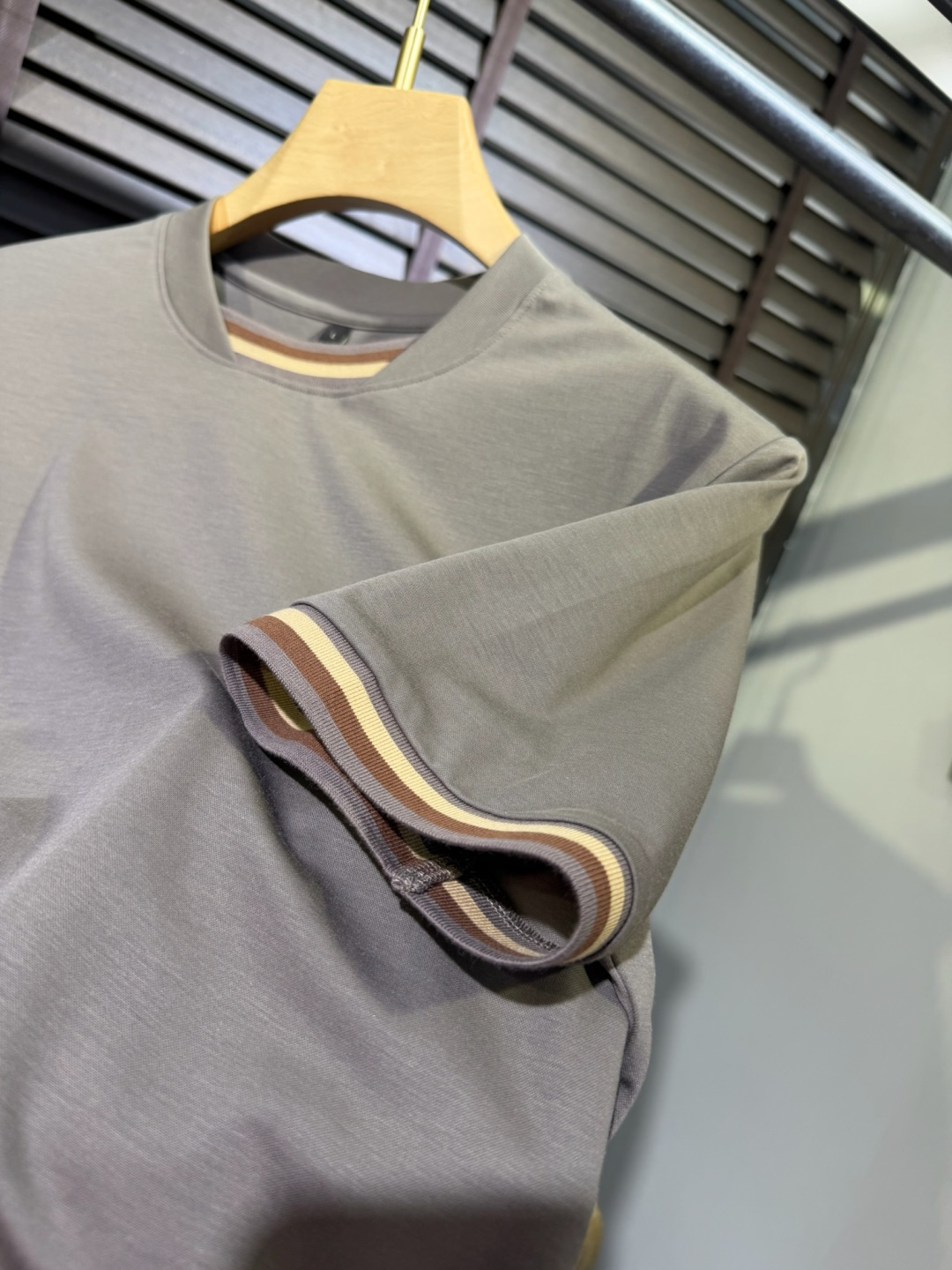 loro Pian&loro Piana&诺悠翩雅2026SS新款圆领T。柜子最新款。，胸前经典图案。采