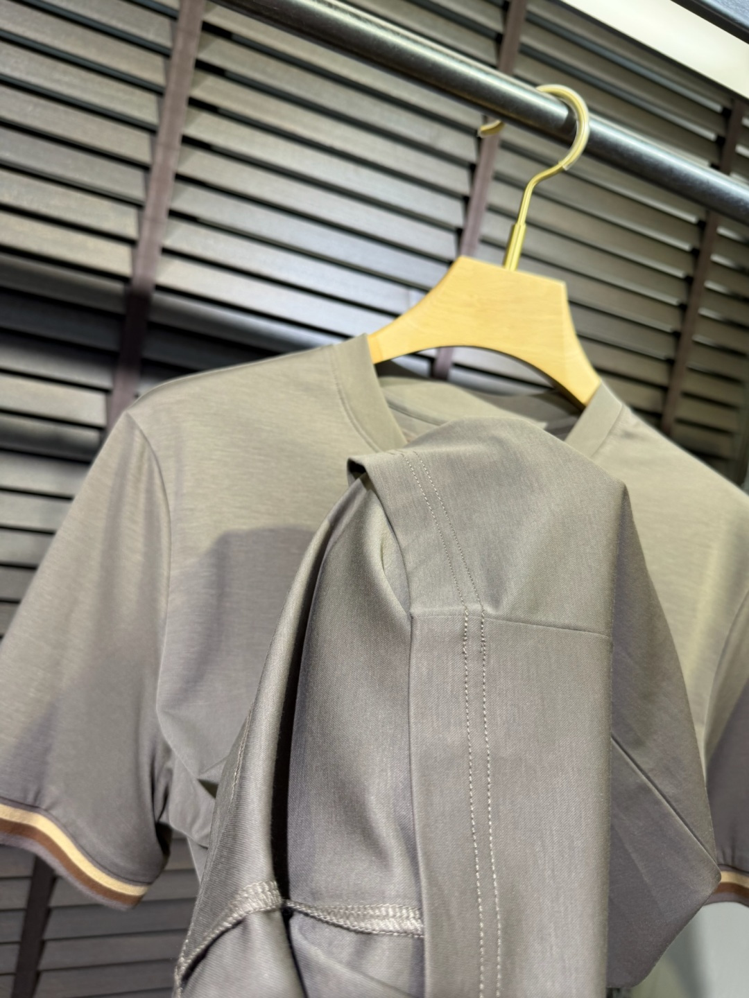 loro Pian&loro Piana&诺悠翩雅2026SS新款圆领T。柜子最新款。，胸前经典图案。采