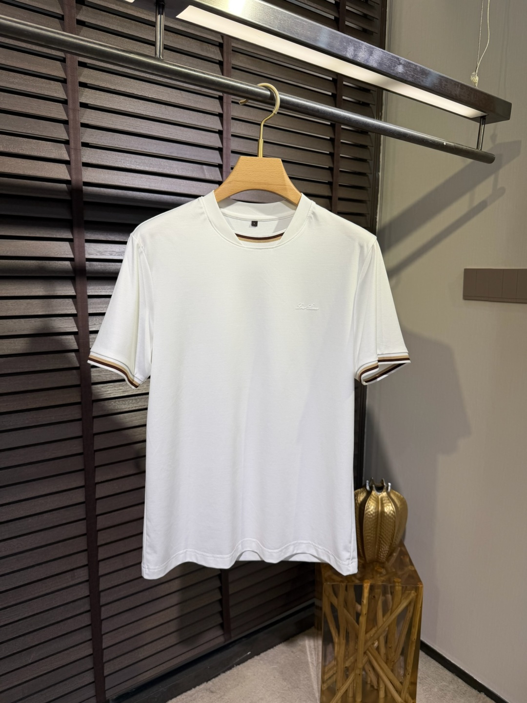 loro Pian&loro Piana&诺悠翩雅2026SS新款圆领T。柜子最新款。，胸前经典图案。采