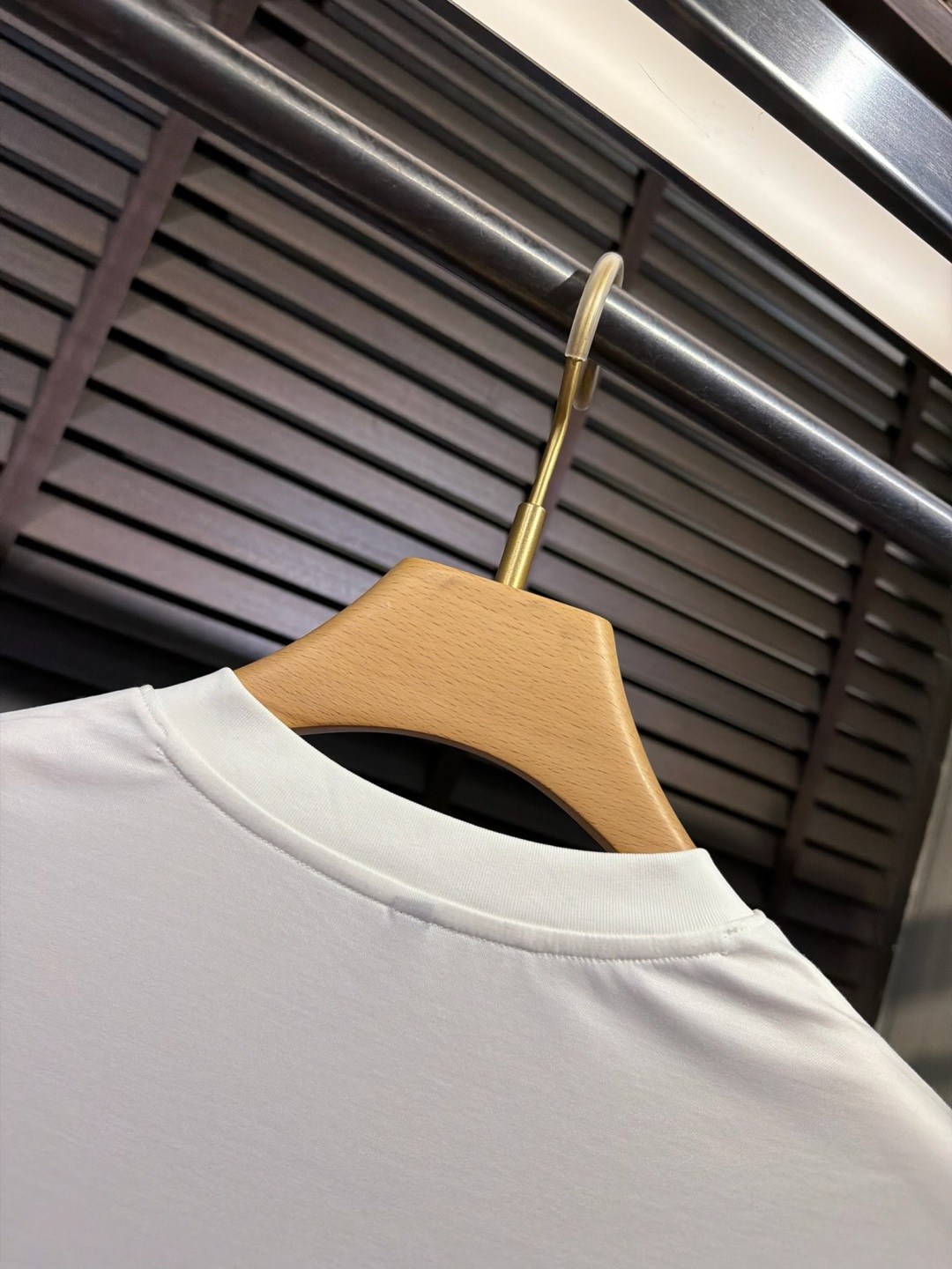 loro Pian&loro Piana&诺悠翩雅2026SS新款圆领T。柜子最新款。，胸前经典图案。采