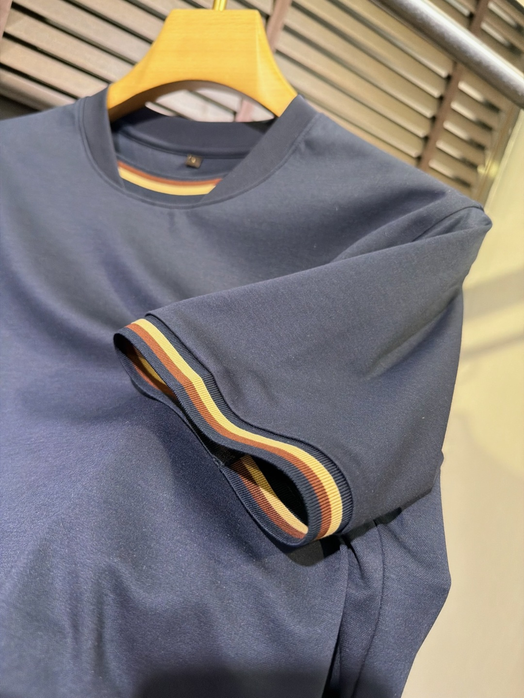 loro Pian&loro Piana&诺悠翩雅2026SS新款圆领T。柜子最新款。，胸前经典图案。采
