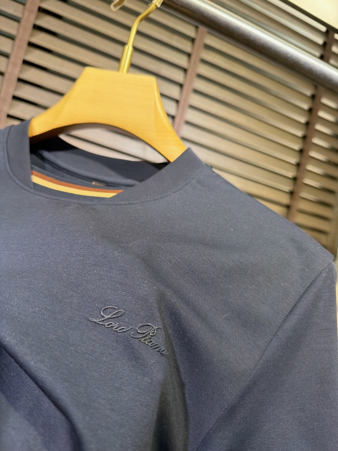 loro Pian&loro Piana&诺悠翩雅2026SS新款圆领T。柜子最新款。，胸前经典图案。采