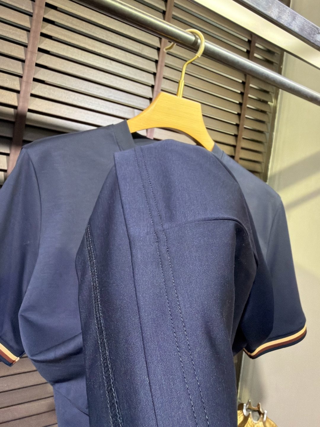 loro Pian&loro Piana&诺悠翩雅2026SS新款圆领T。柜子最新款。，胸前经典图案。采