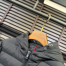 羽绒服 Monc&蒙👄FW2026 New Down Jacket 【Fabric/面料】环保聚酯纤维➕内里填充90% 羽绒服 Monc&蒙👄FW2026 New Down Jacket 【Fabric/面料】环保聚酯纤维➕内里填充90%