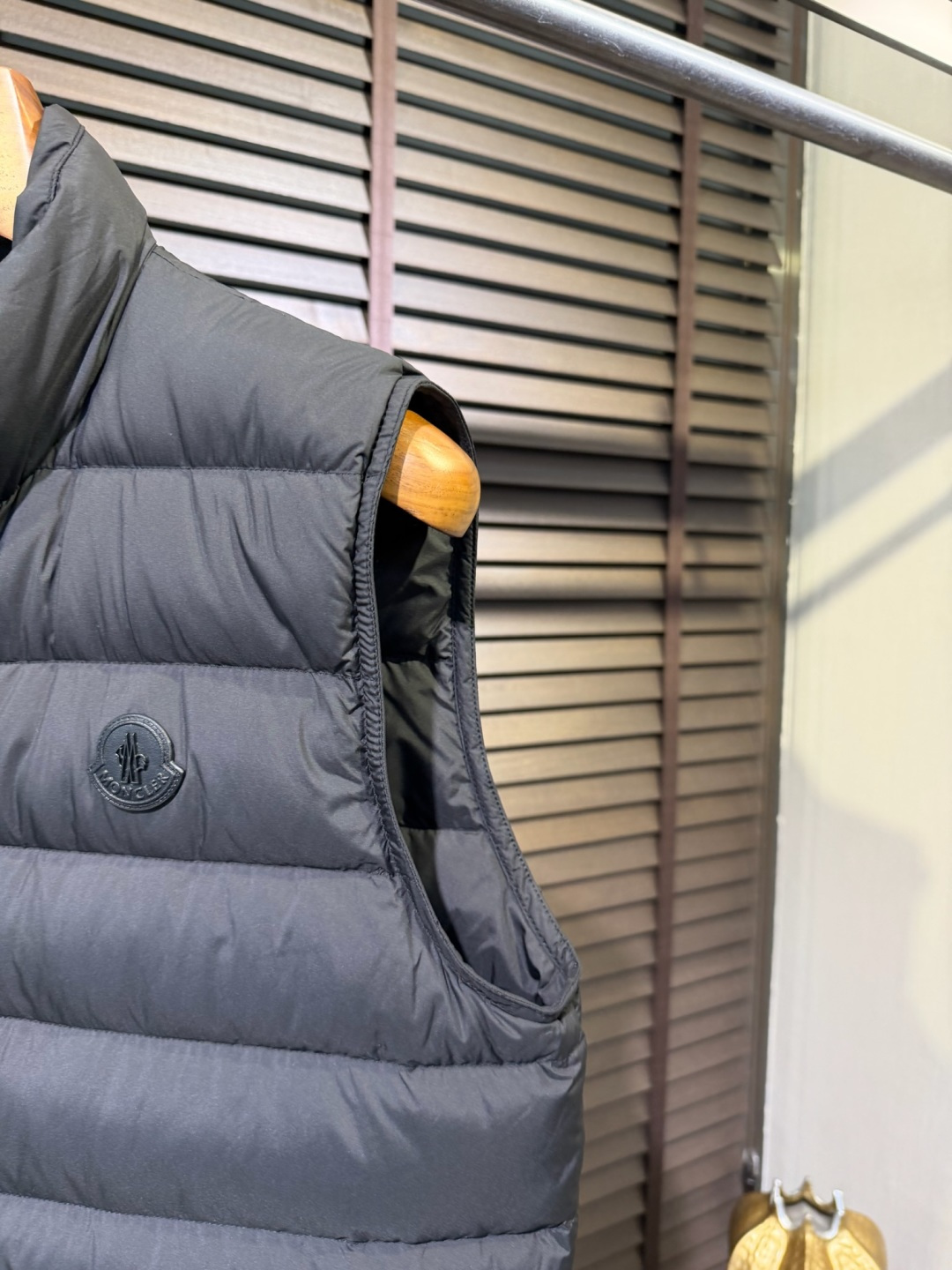 羽绒服 Monc&蒙👄FW2026 New Down Vest 【Fabric/面料】环保聚酯纤维➕内里填充90%白鸭绒 羽绒服 Monc&蒙👄FW2026 New Down Vest 【Fabric/面料】环保聚酯纤维➕内里填充90%白鸭绒