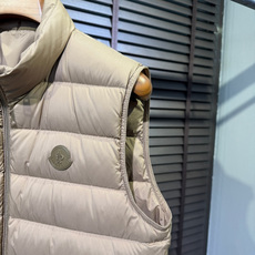 羽绒服 Monc&蒙👄FW2026 New Down Vest 【Fabric/面料】环保聚酯纤维➕内里填充90%白鸭绒 羽绒服 Monc&蒙👄FW2026 New Down Vest 【Fabric/面料】环保聚酯纤维➕内里填充90%白鸭绒