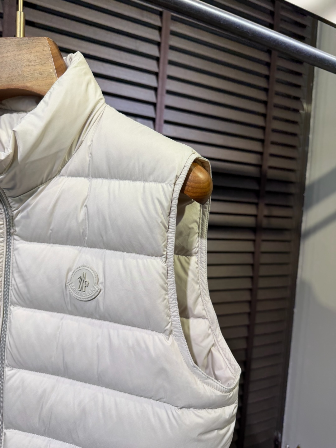羽绒服 Monc&蒙👄FW2026 New Down Vest 【Fabric/面料】环保聚酯纤维➕内里填充90%白鸭绒 羽绒服 Monc&蒙👄FW2026 New Down Vest 【Fabric/面料】环保聚酯纤维➕内里填充90%白鸭绒