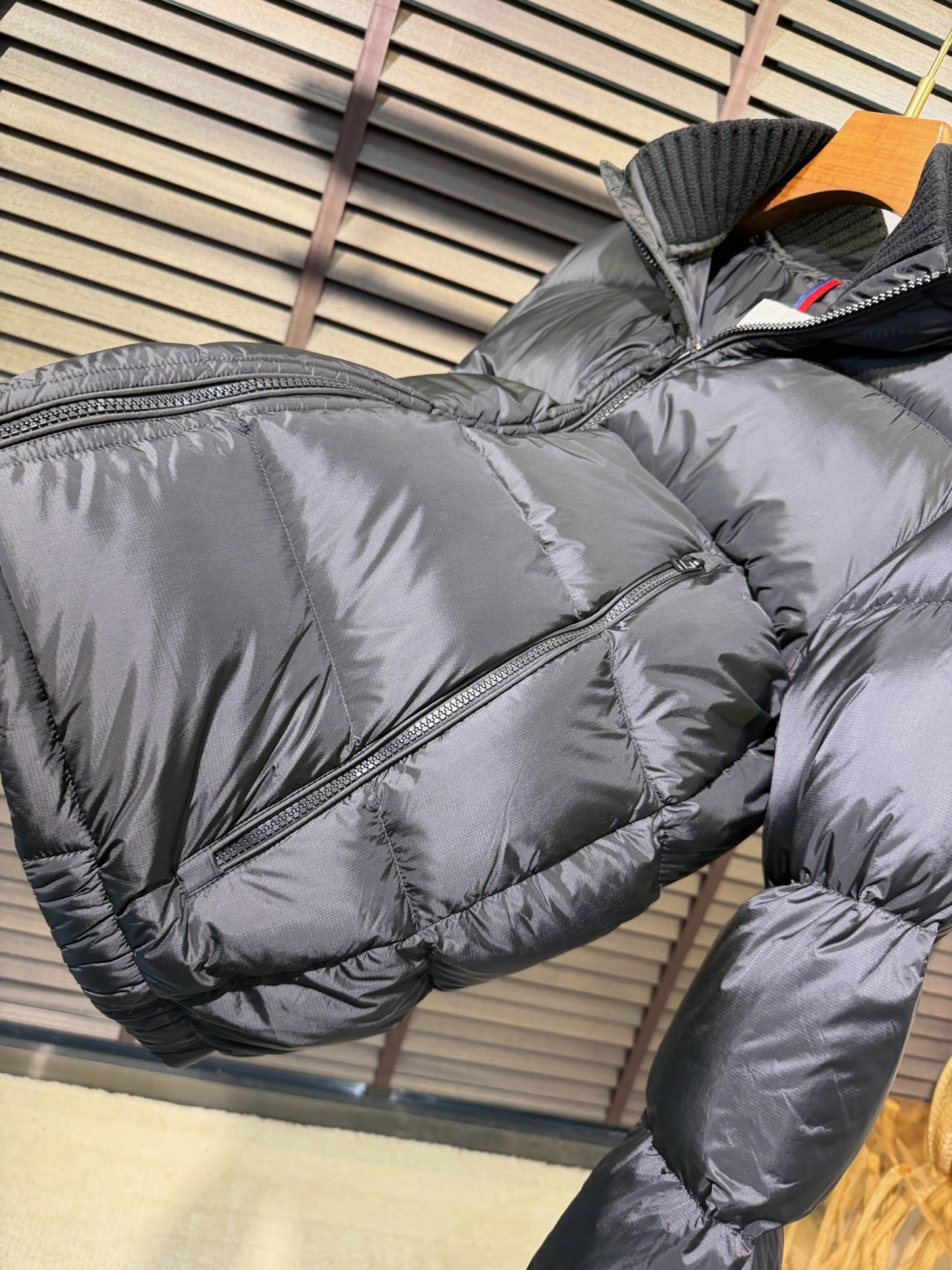 羽绒服 Monc&蒙👄FW2026 New Down Jacket 【Fabric/面料】环保聚酯纤维➕内里填充90%白 羽绒服 Monc&蒙👄FW2026 New Down Jacket 【Fabric/面料】环保聚酯纤维➕内里填充90%白
