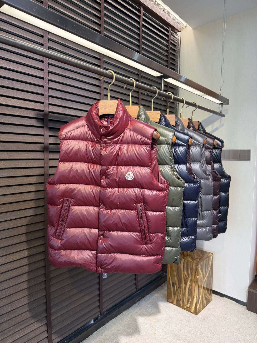 羽绒服 Monc&蒙👄FW2026 New Down Vest 【Fabric/面料】环保聚酯纤维➕内里填充90%白鸭绒 羽绒服 Monc&蒙👄FW2026 New Down Vest 【Fabric/面料】环保聚酯纤维➕内里填充90%白鸭绒