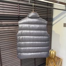 羽绒服 Monc&蒙👄FW2026 New Down Vest 【Fabric/面料】环保聚酯纤维➕内里填充90%白鸭绒 羽绒服 Monc&蒙👄FW2026 New Down Vest 【Fabric/面料】环保聚酯纤维➕内里填充90%白鸭绒