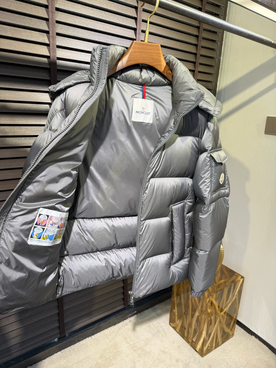 羽绒服 Monc&蒙👄FW2026 New Down Jacket 【Fabric/面料】环保聚酯纤维➕内里填充90%白 羽绒服 Monc&蒙👄FW2026 New Down Jacket 【Fabric/面料】环保聚酯纤维➕内里填充90%白