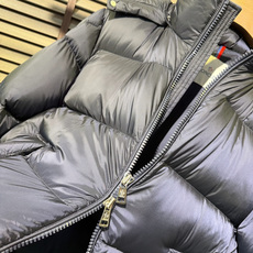 羽绒服 Monc&蒙👄FW2026 New Down Jacket 【Fabric/面料】环保聚酯纤维➕内里填充90%白 羽绒服 Monc&蒙👄FW2026 New Down Jacket 【Fabric/面料】环保聚酯纤维➕内里填充90%白