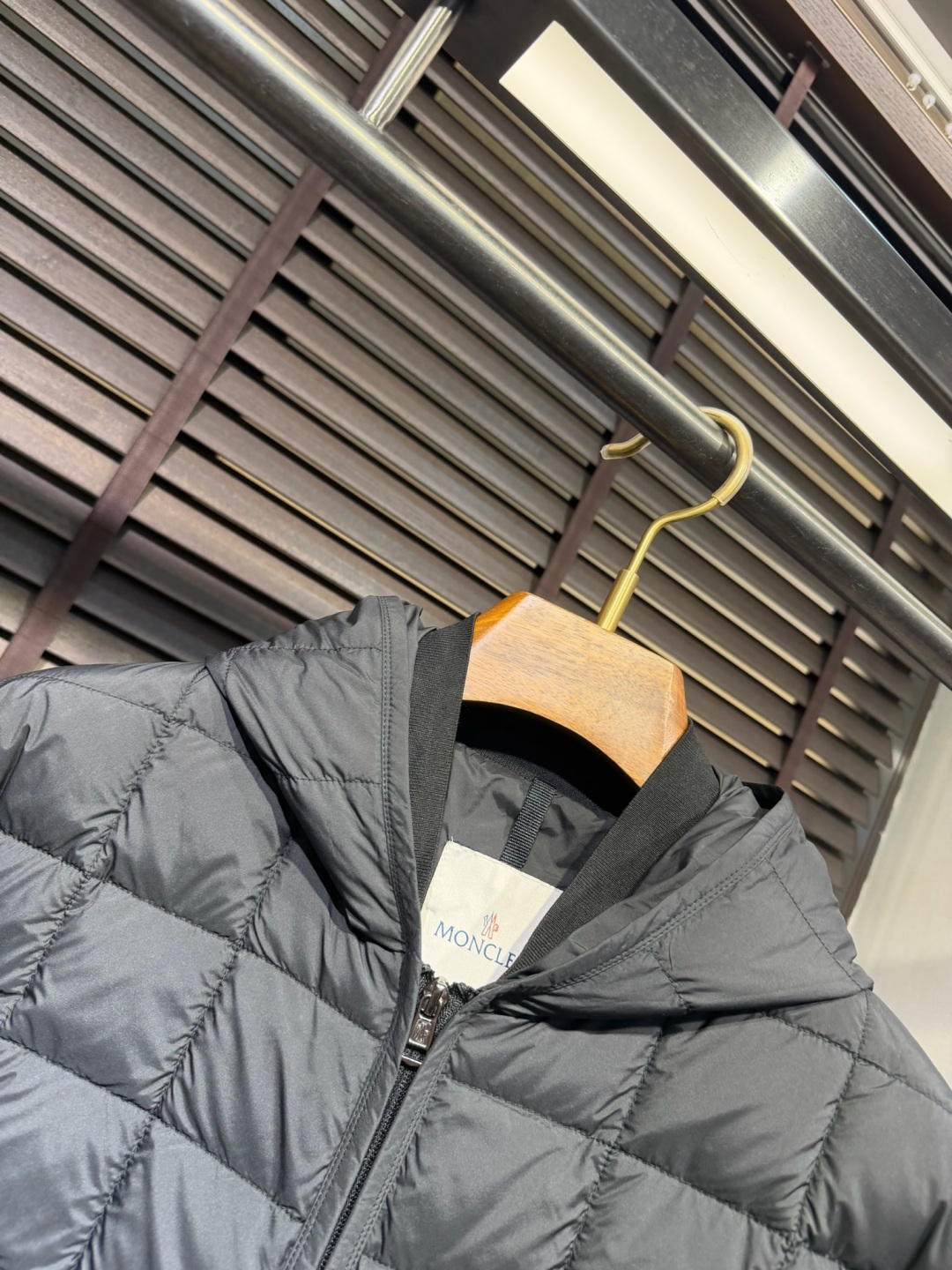 몽클레르 남성 다운 패딩 점퍼 M9925 상세 이미지 4