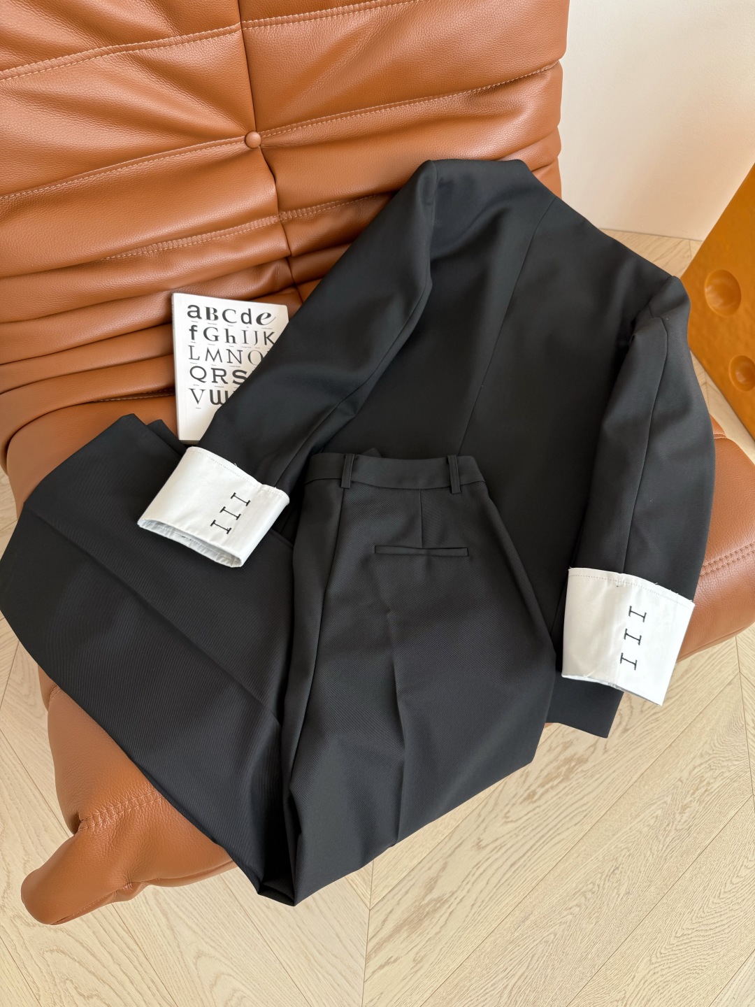 New P770 T-shirts with V-collar pins for formal and leisure wear. - 图片 9