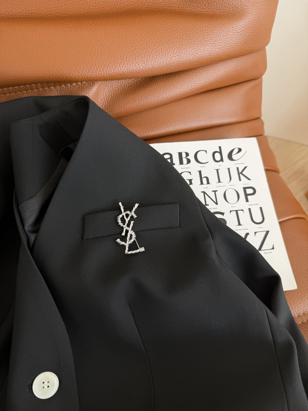 New P770 T-shirts with V-collar pins for formal and leisure wear. - 图片 5