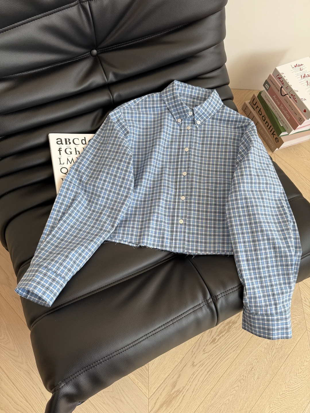 金米妮同款 25ss 蓝色格纹短款衬衫 百分百实穿款 蓝色格纹很好看 知识份子减龄感狠狠拿捏 是日常搭配