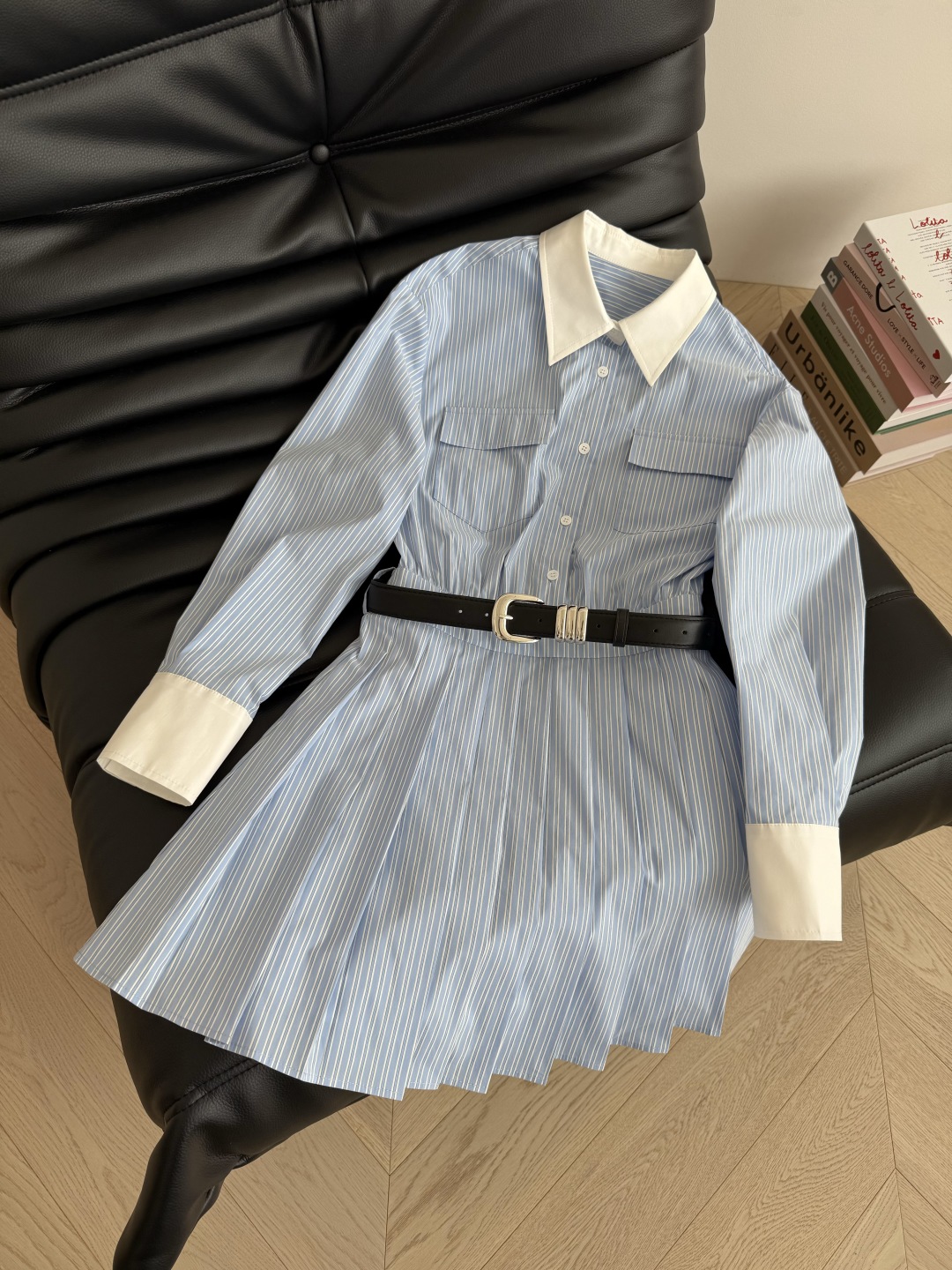 25春夏 撞色领子～韩系感十足条纹衬衫连衣裙 充满元气 采用蓝白竖条纹 整个版型是宽松有松弛感的 慵懒范
