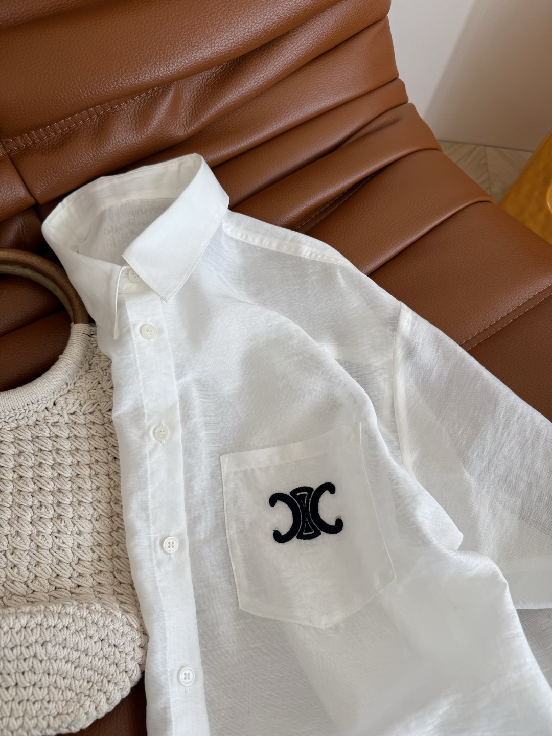 绝美防晒衫 25新品 凯旋门logo刺绣防晒衬衫 复古又高级 上身一整个惊艳住 日常凹造型和防晒功能两不