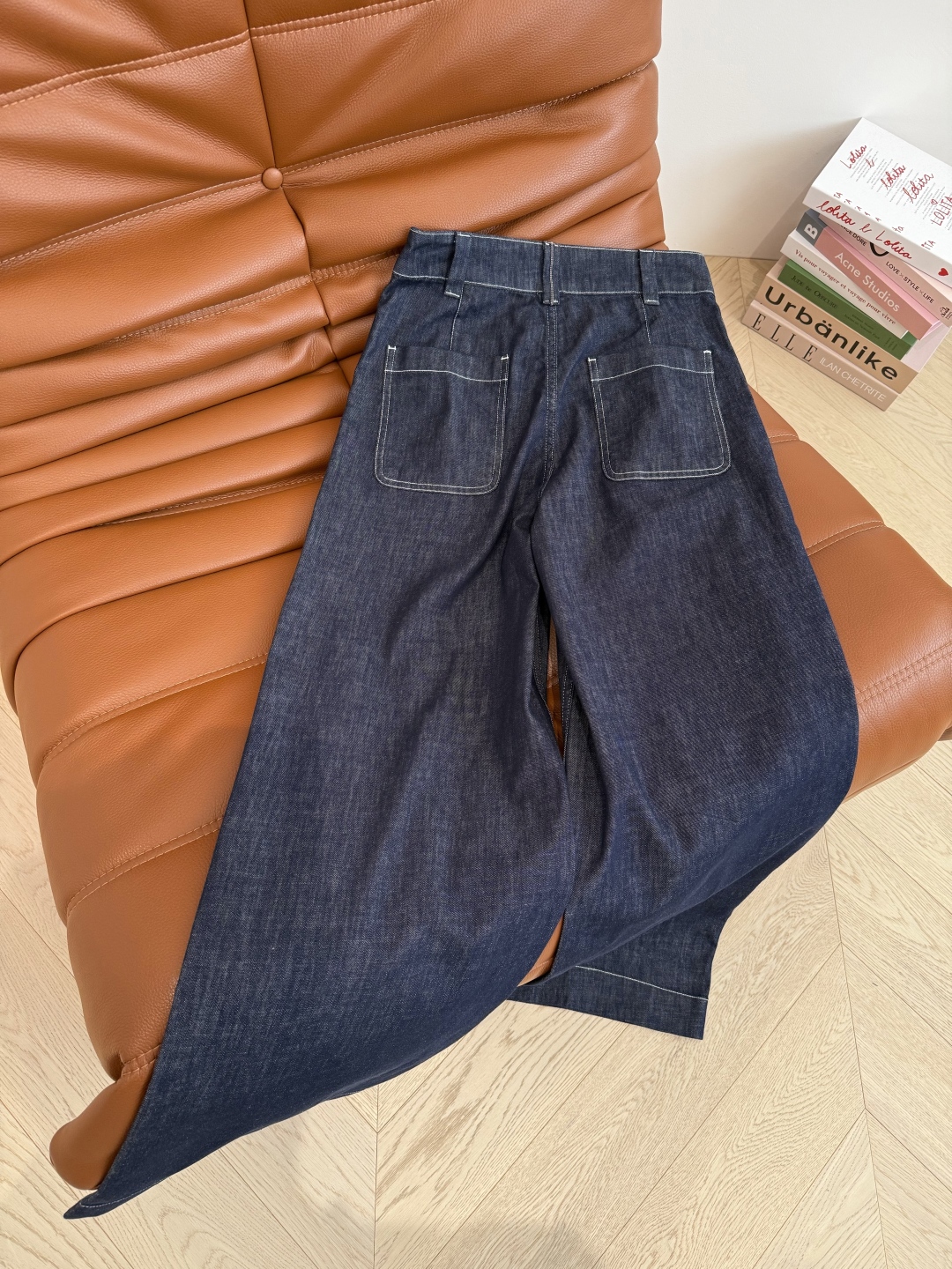 25ss 明线撞色设计阔腿牛仔裤 白色明线勾勒设计感 醒目出挑 不失单调 高腰直筒大阔腿 上身超级显长腿