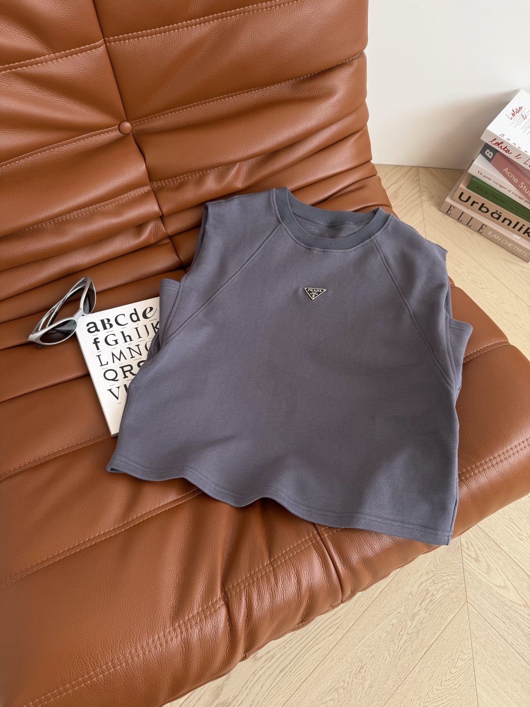 Casual Chic Women's Two-Piece Set: Triangle Logo, Cropped Top & Elastic Waist Skirt 4 cmp i1746960514424 4708 0 2