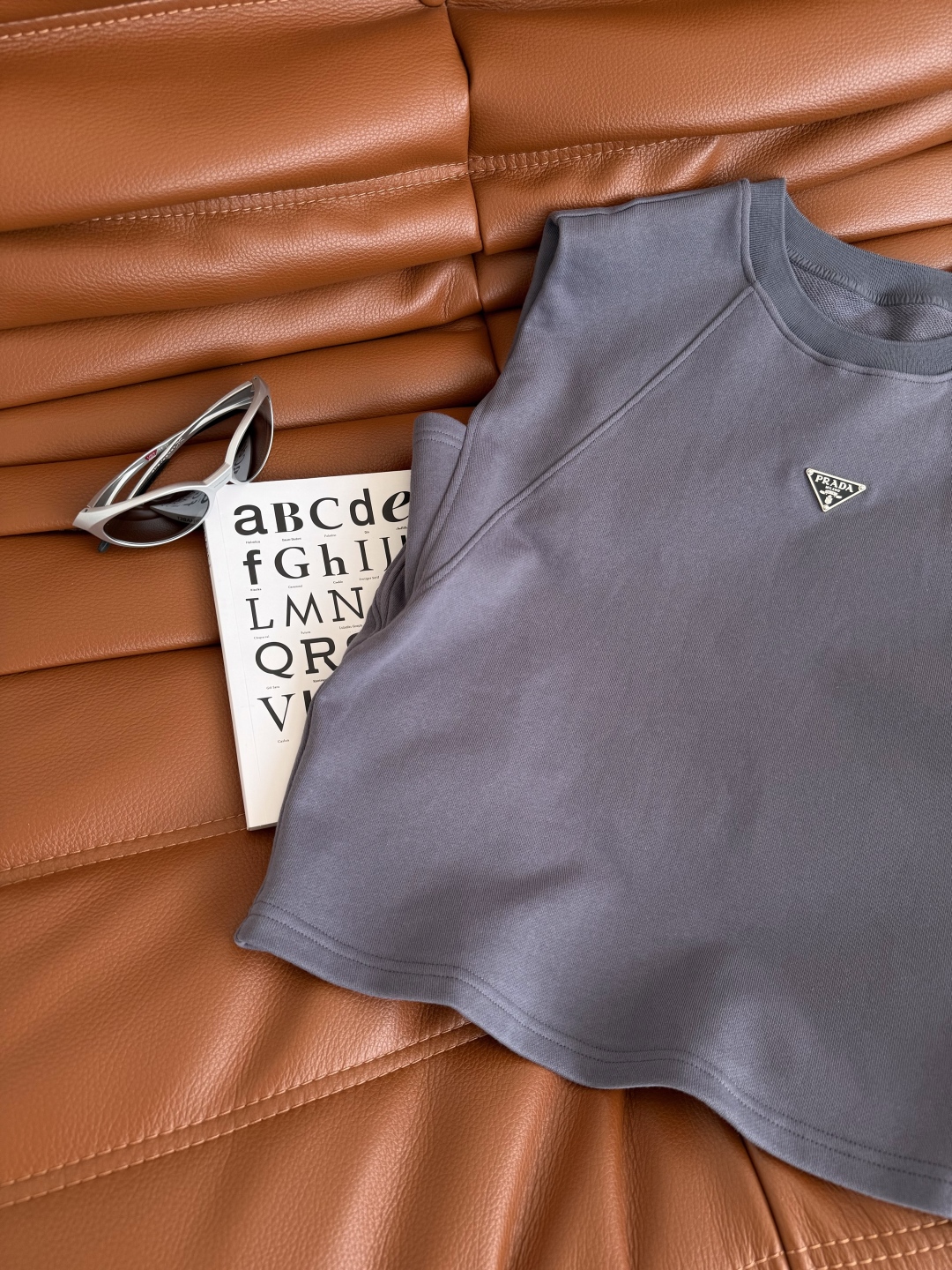 Casual Chic Women's Two-Piece Set: Triangle Logo, Cropped Top & Elastic Waist Skirt 5 cmp i1746960517805 3009 0 3