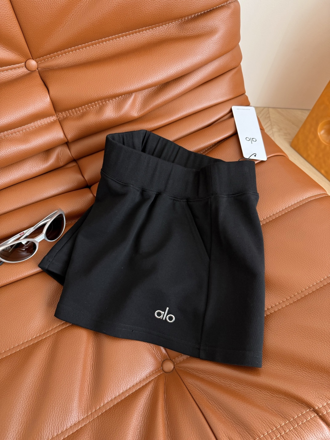 P483 Female Suit: Versatile Sporty Leisure Wear with Wide Waist Design and Miniskirts - 图片 8