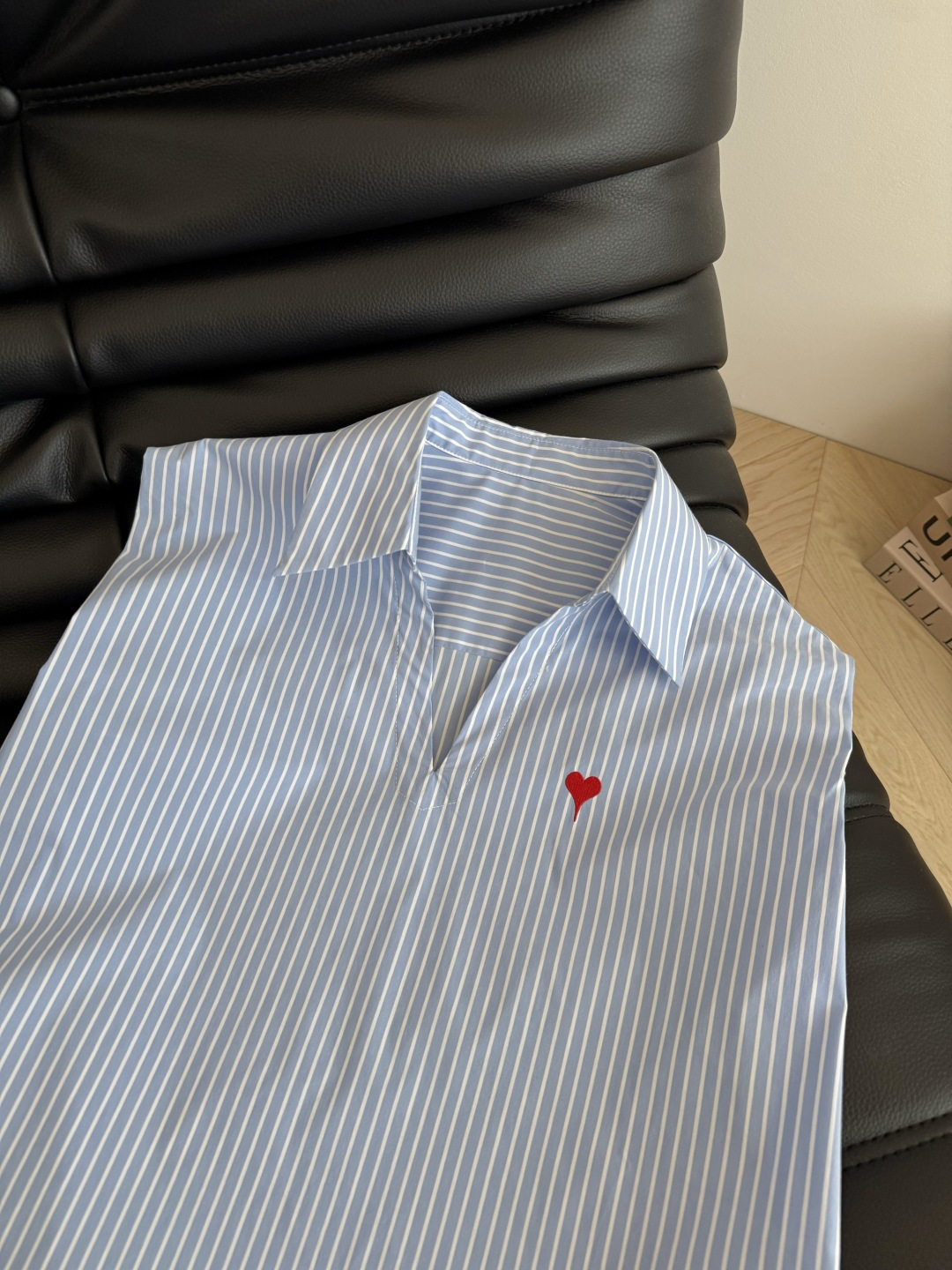 Stylish Red Peach Heart Embroidered Shoulder Shirt with Wide Shoulder Line - 图片 8