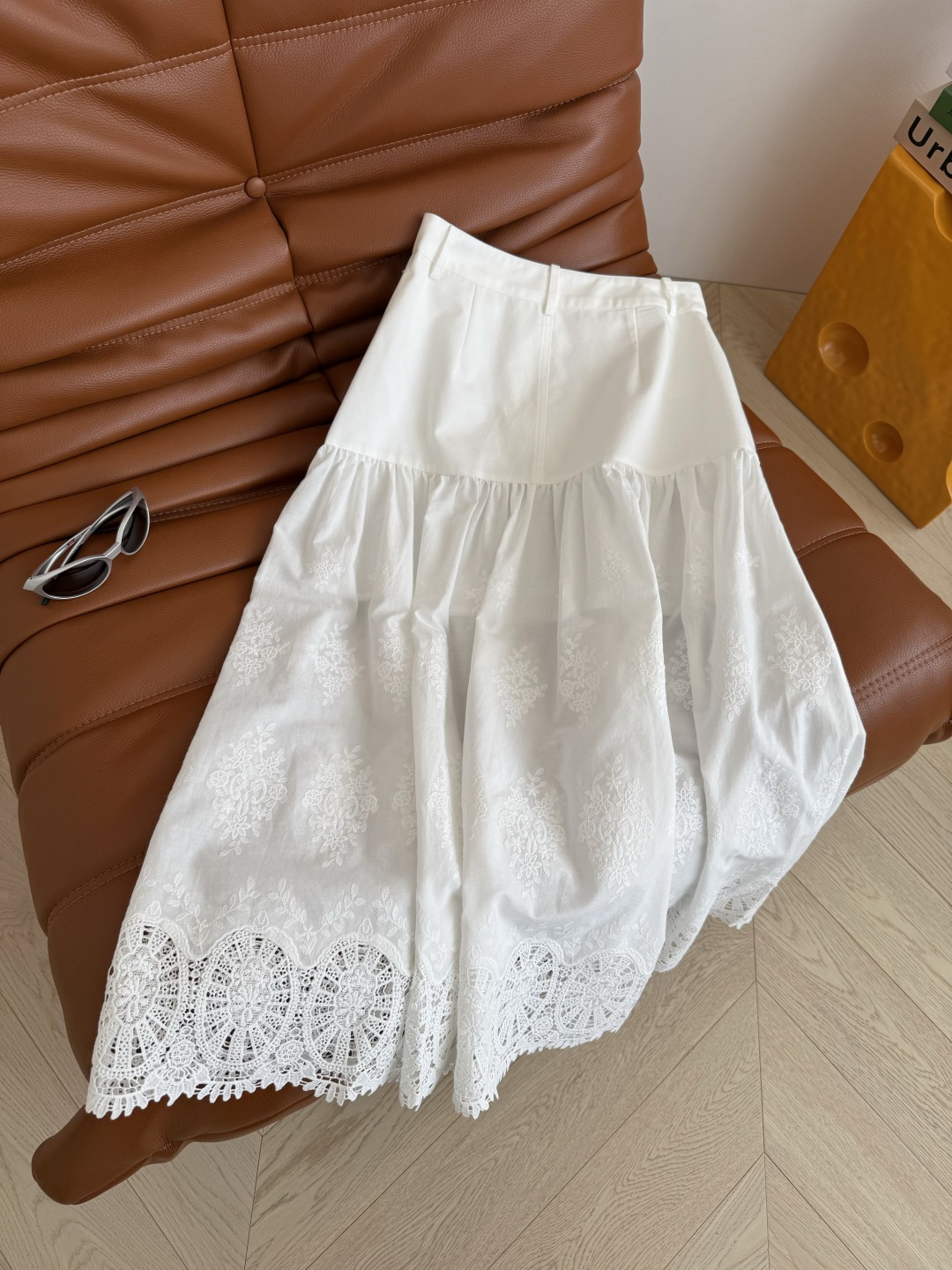 Elegant White Denim & Lace Patchwork Skirt - Versatile Summer Style 10 cmp i1748168486588 5293 0 8