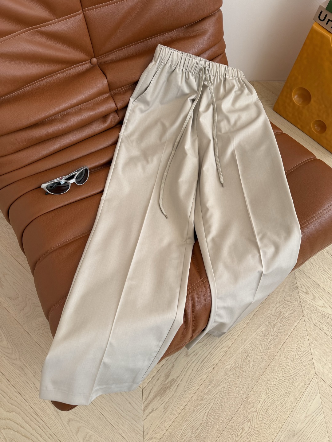 Lightweight Versatile Summer Trousers with Drawstring Waist and Graphic Detail 4 cmp i1748168566240 8627 0 2