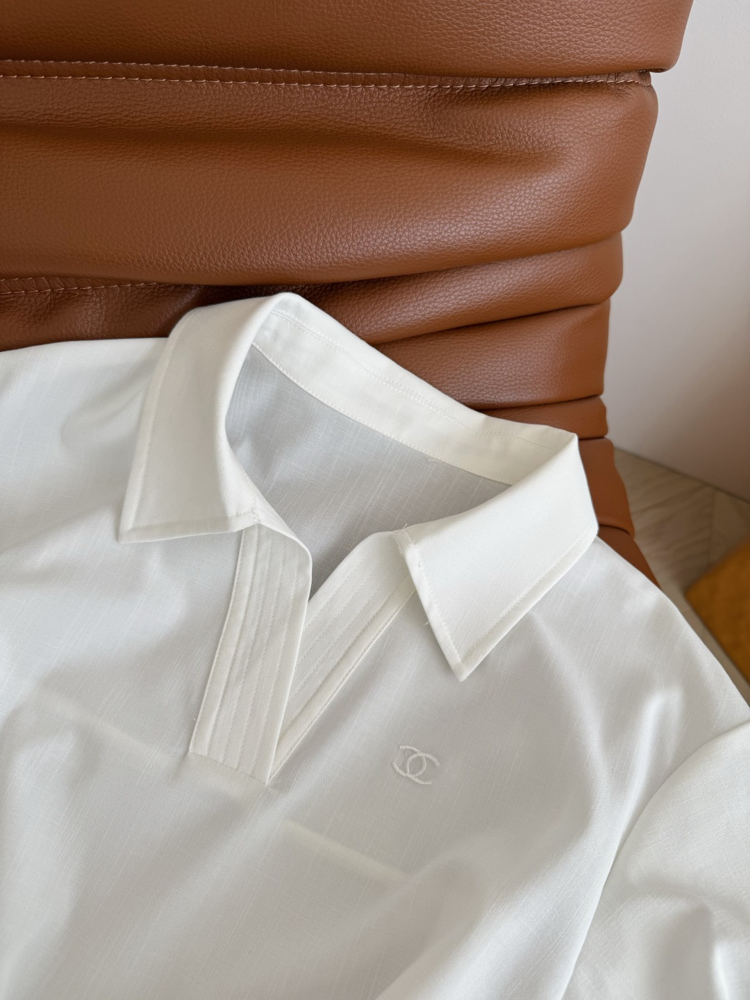 Fashion Profile: P736 – Elegant Woman with Parisian Style and Luxurious Details - 图片 5