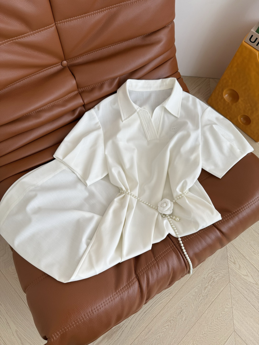 Fashion Profile: P736 – Elegant Woman with Parisian Style and Luxurious Details - 图片 2