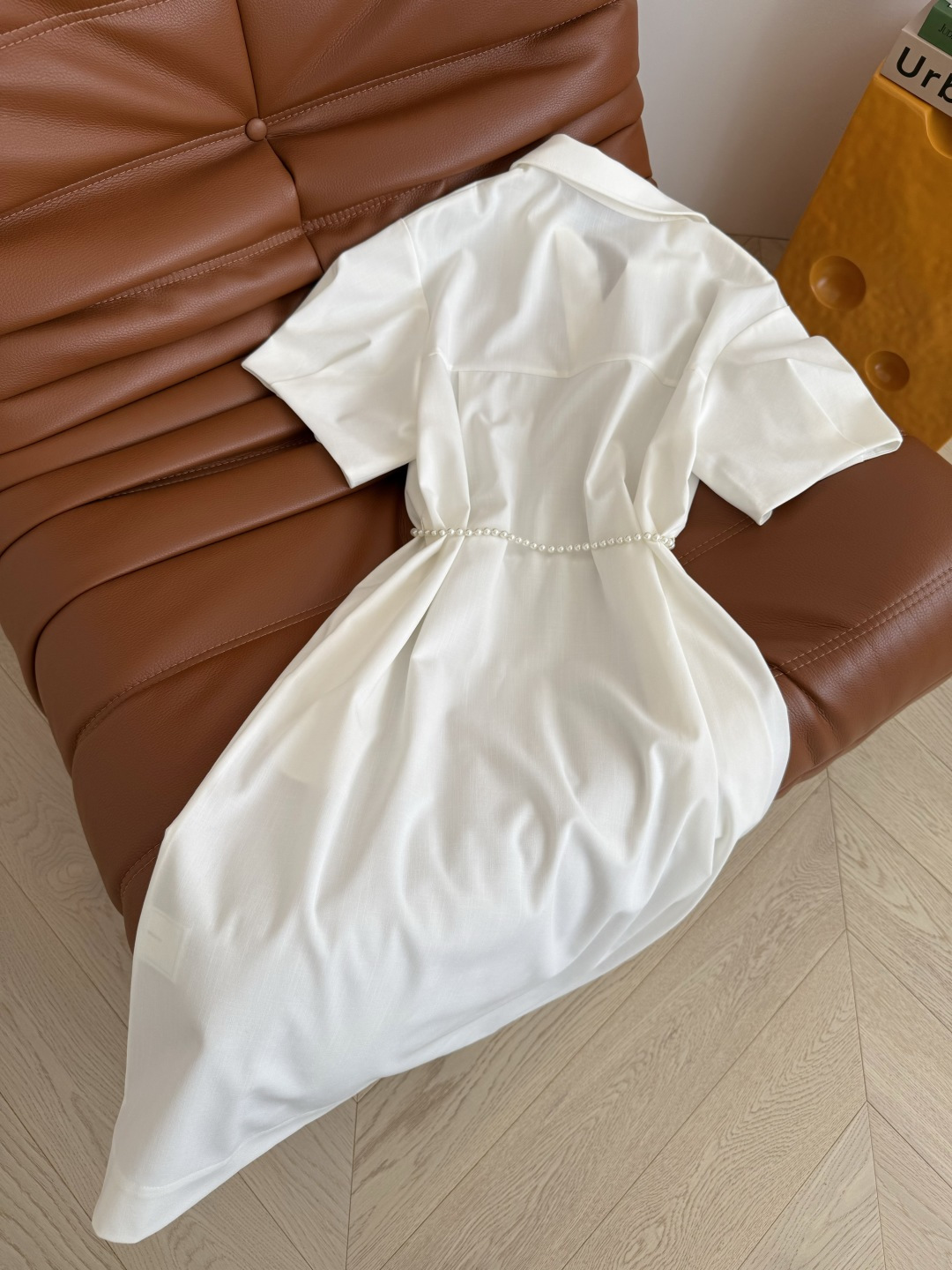 Fashion Profile: P736 – Elegant Woman with Parisian Style and Luxurious Details - 图片 9