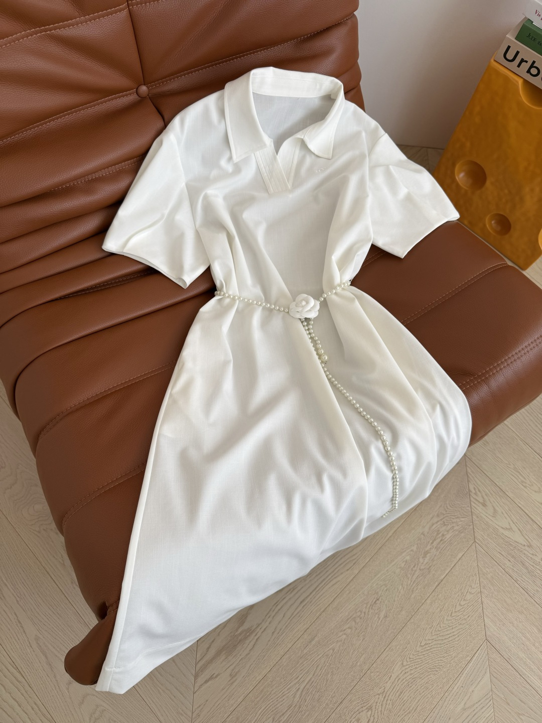 Fashion Profile: P736 – Elegant Woman with Parisian Style and Luxurious Details - 图片 1