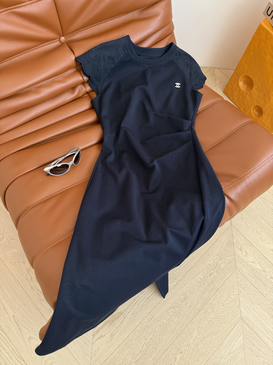 25ss 实穿不平庸的长款连衣裙 双肩拼接重工刺绣面料 一秒出门的随性 随性惬意的休闲裙拯救夏日炎热感 