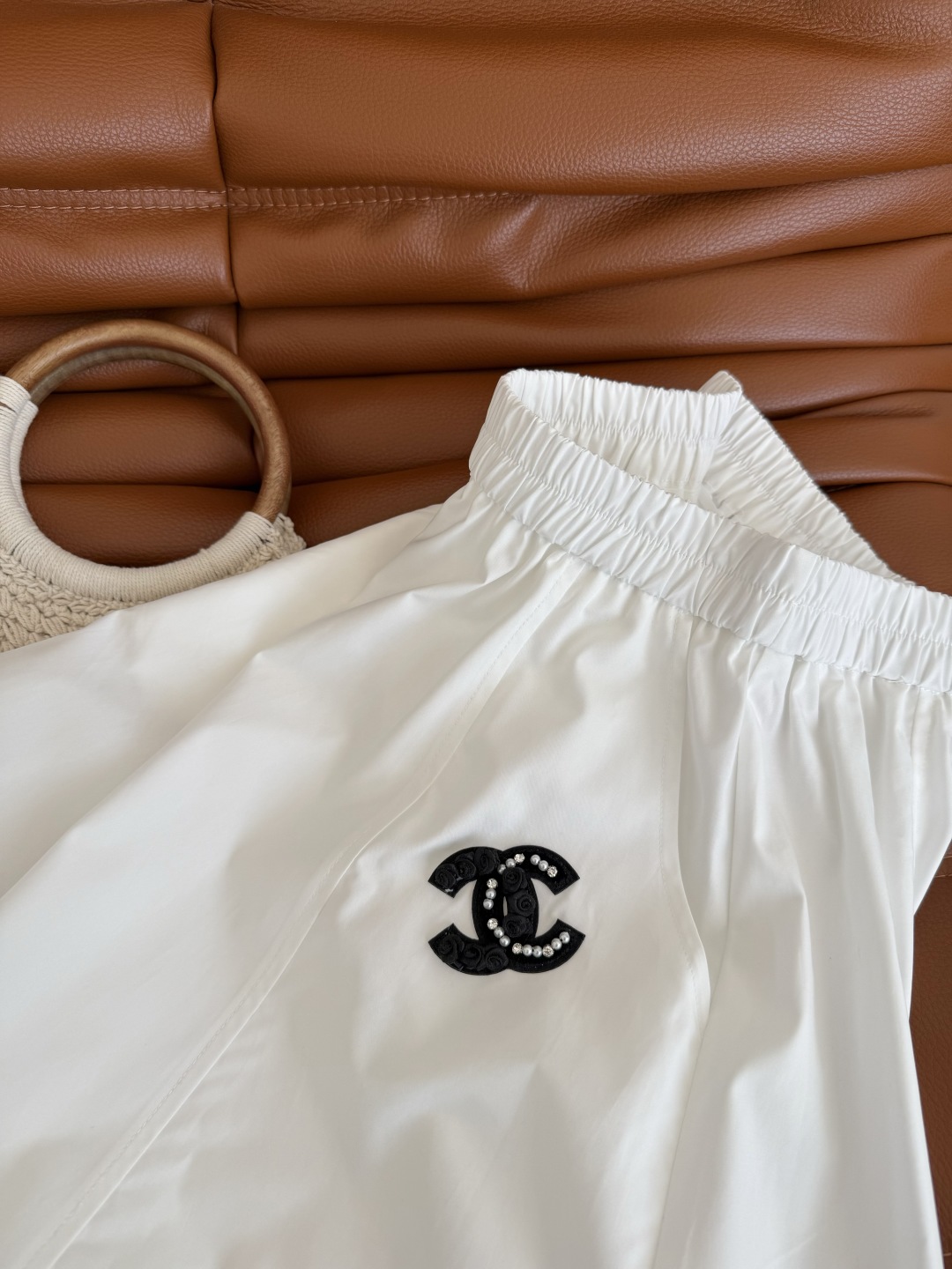 Vintage小复古 25ss 中古风双C图案装饰半裙 很好看又时髦 加上双C贴布不会沉闷 反而是减龄有