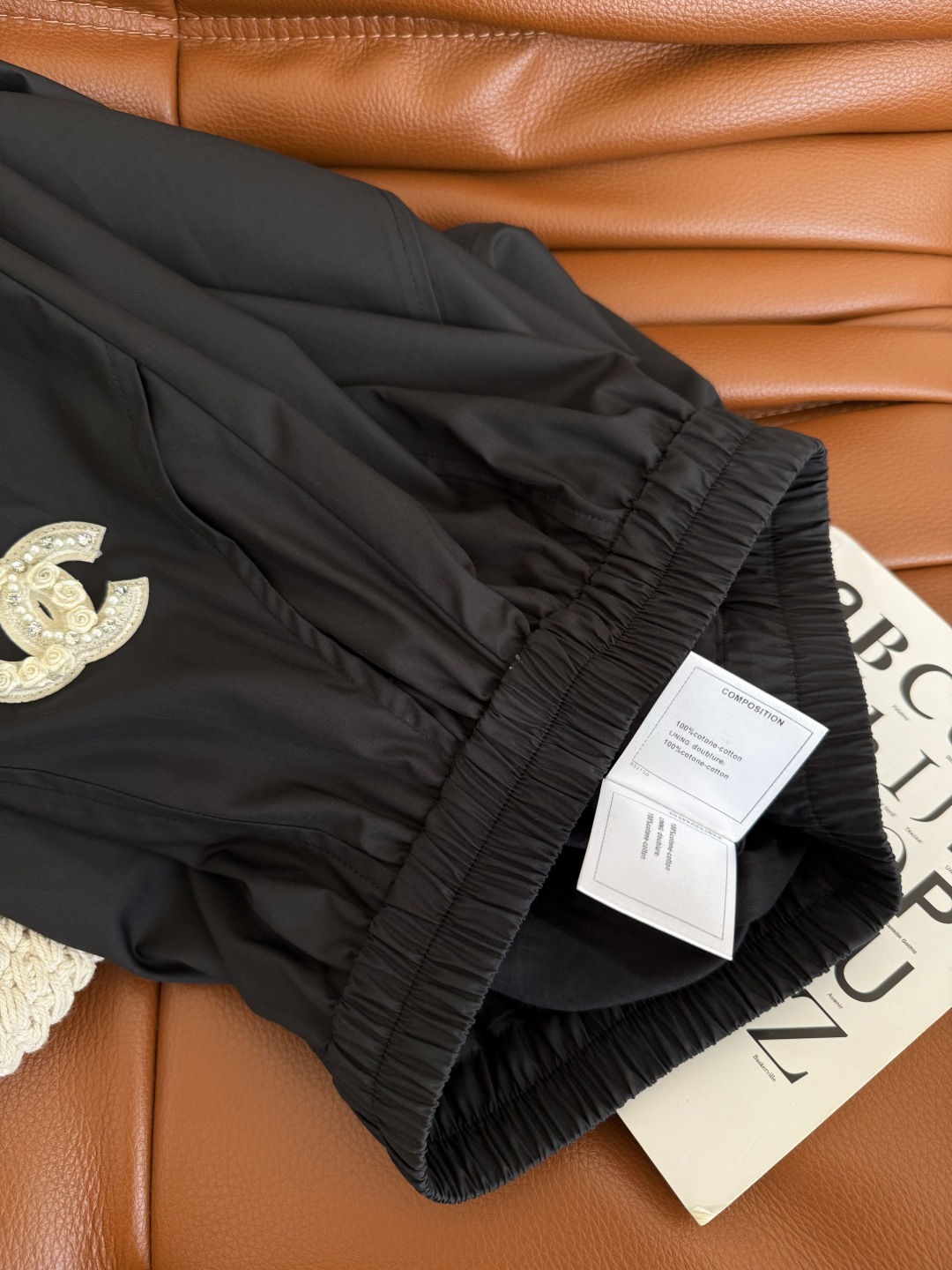 Vintage小复古 25ss 中古风双C图案装饰半裙 很好看又时髦 加上双C贴布不会沉闷 反而是减龄有