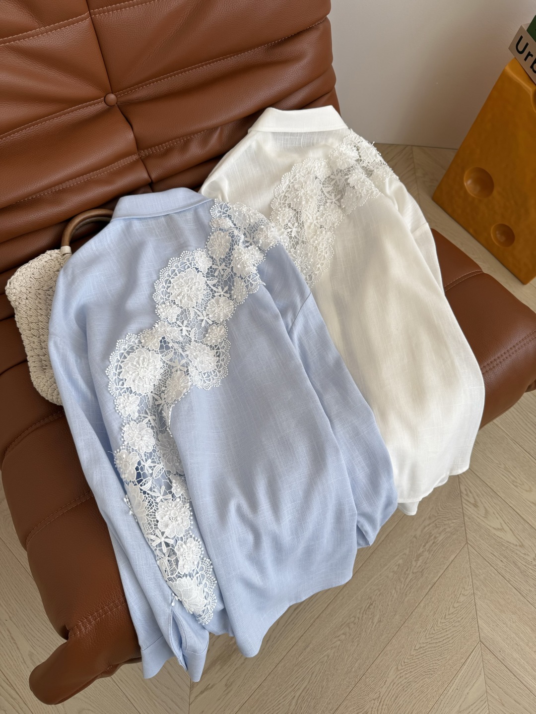 超美度假风 25ss 后背镂空蕾丝花拼接亚麻防晒衬衫 夏季出门游玩必备款 凹造型和防晒多功能 有品味的你