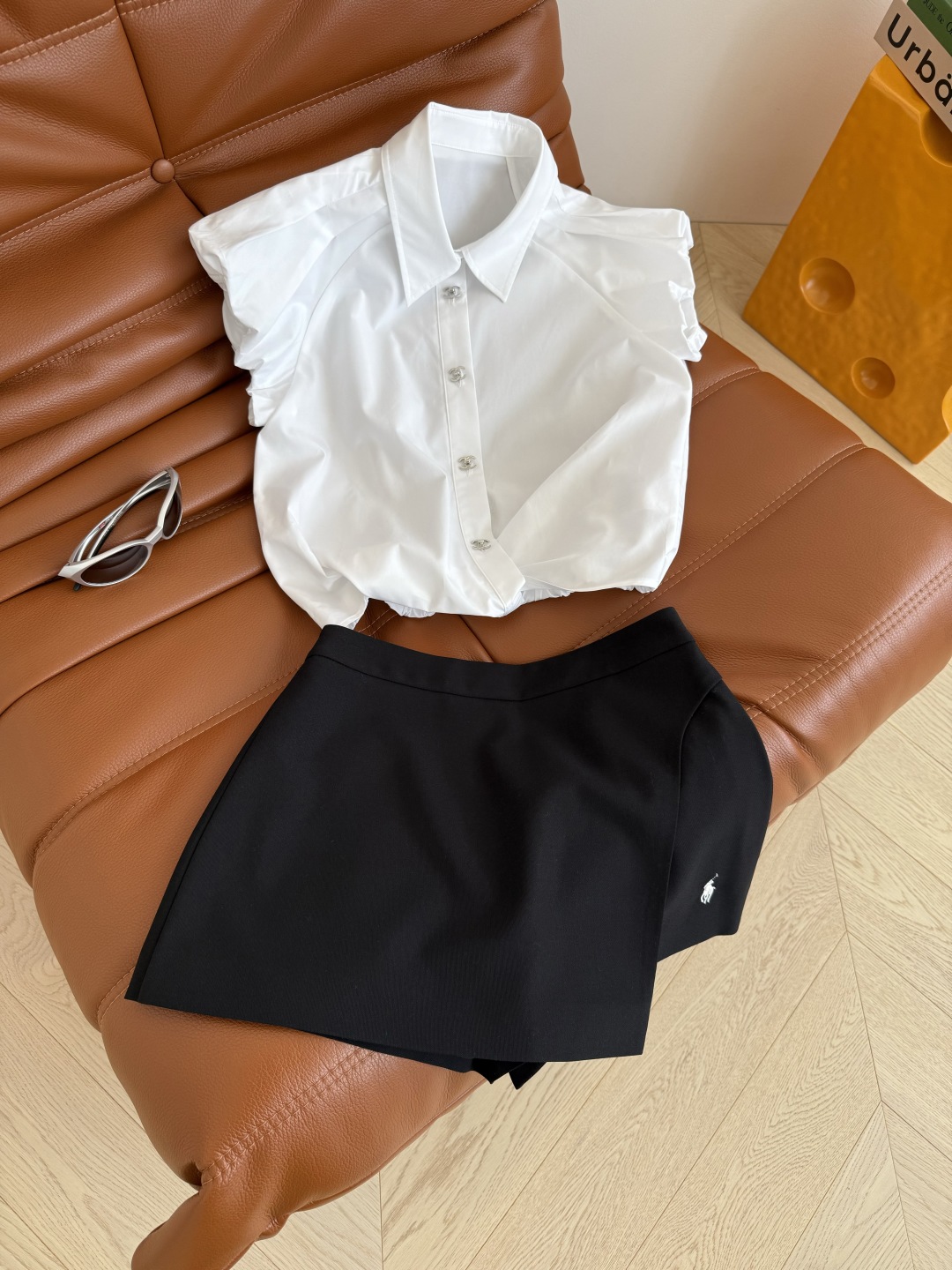 25ss🆕🆕 小马🐎logo刺绣搭片设计裤裙 版型超正的短裙 真的狠狠心动了 怎么穿都是很好看的 版型是